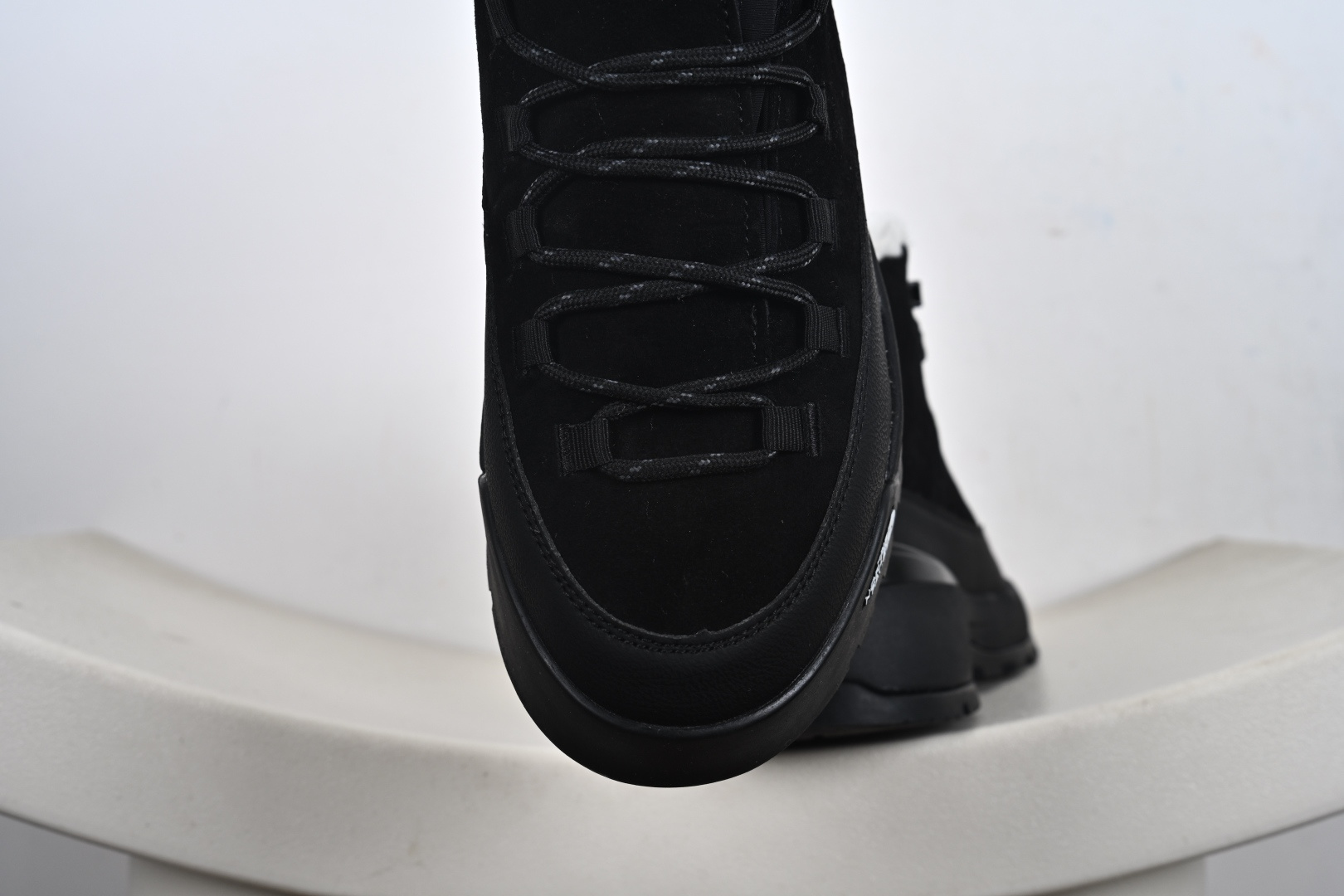 260 TheNorthFace 北面 中帮防泼水机能户外靴 经 DWR 防泼水处理的质感翻毛皮鞋面 NFOA8AD94QI-0A83