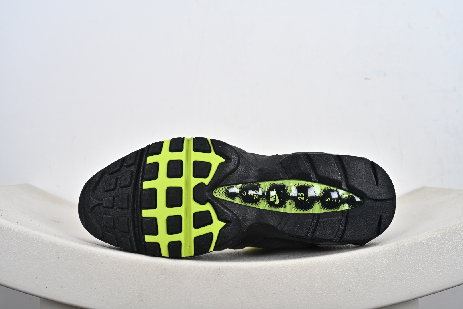 复刻版 AIR 95 NK 气垫复古慢跑百搭鞋休闲运动鞋 HM4740-001