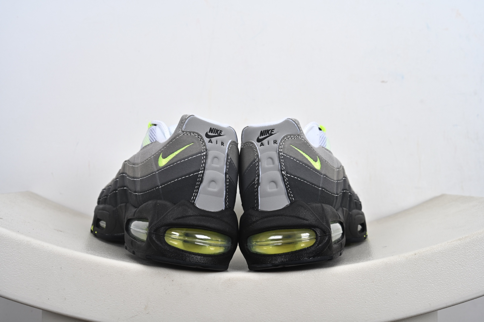 复刻版 AIR 95 NK 气垫复古慢跑百搭鞋休闲运动鞋 HM4740-001