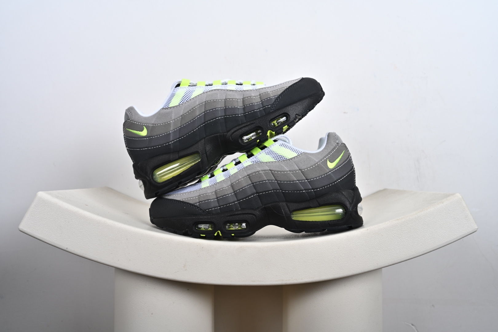 复刻版 AIR 95 NK 气垫复古慢跑百搭鞋休闲运动鞋 HM4740-001