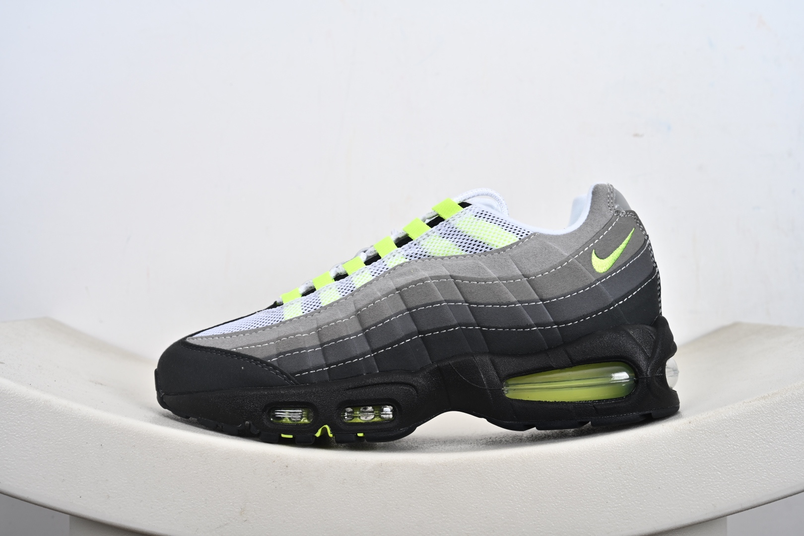 复刻版 AIR 95 NK 气垫复古慢跑百搭鞋休闲运动鞋 HM4740-001