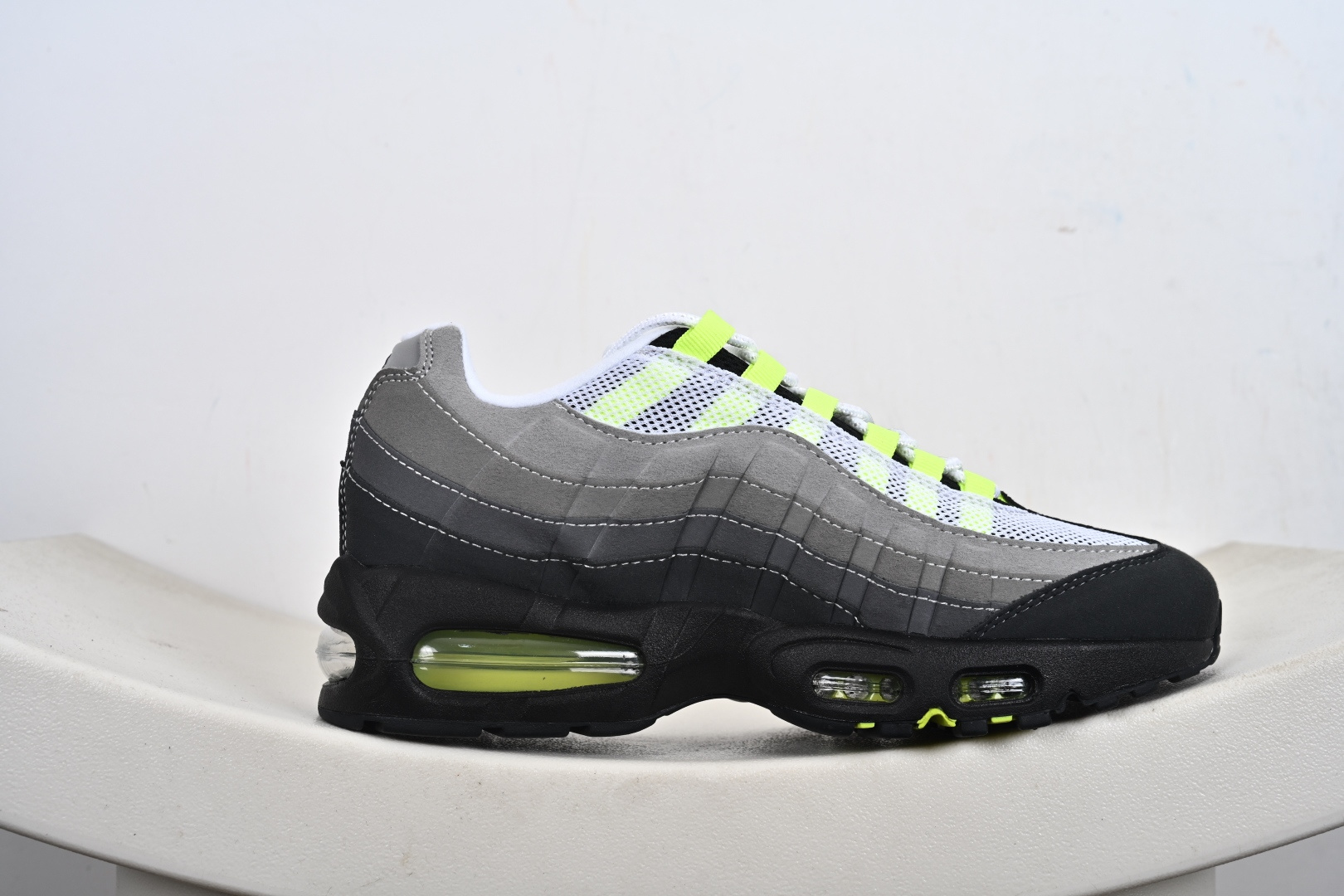 复刻版 AIR 95 NK 气垫复古慢跑百搭鞋休闲运动鞋 HM4740-001