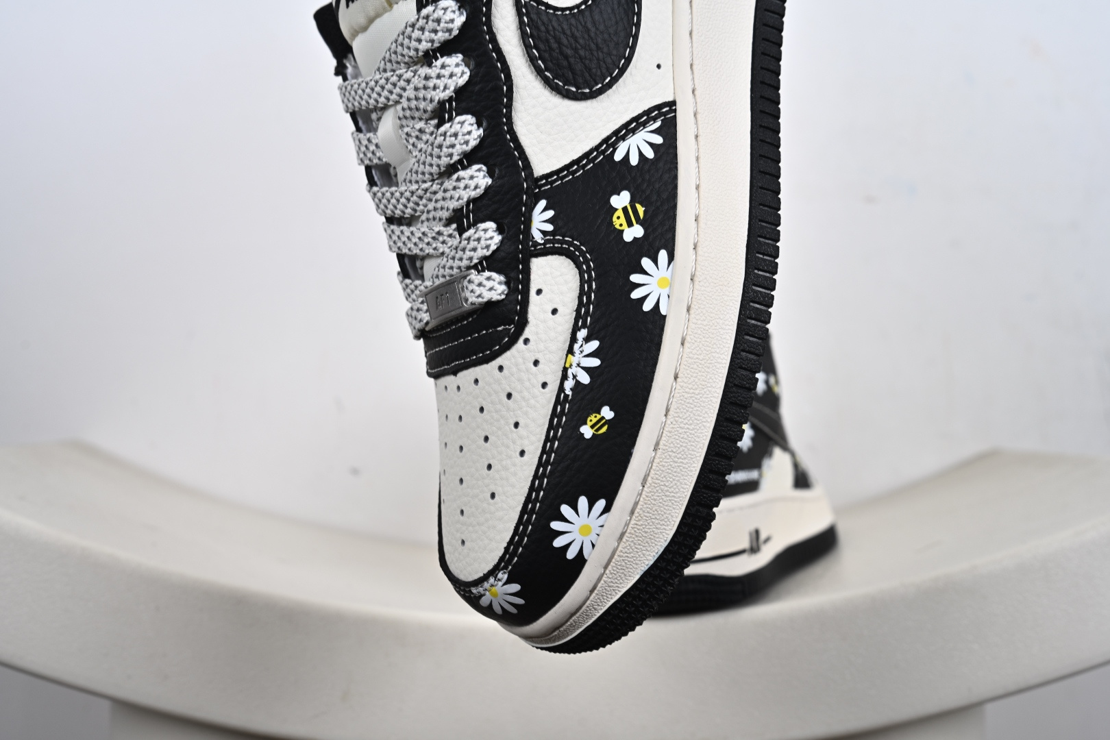 240 定制版Air Force 1'07 Low 小雏菊 空军一号低帮休闲板鞋 JP8028-004