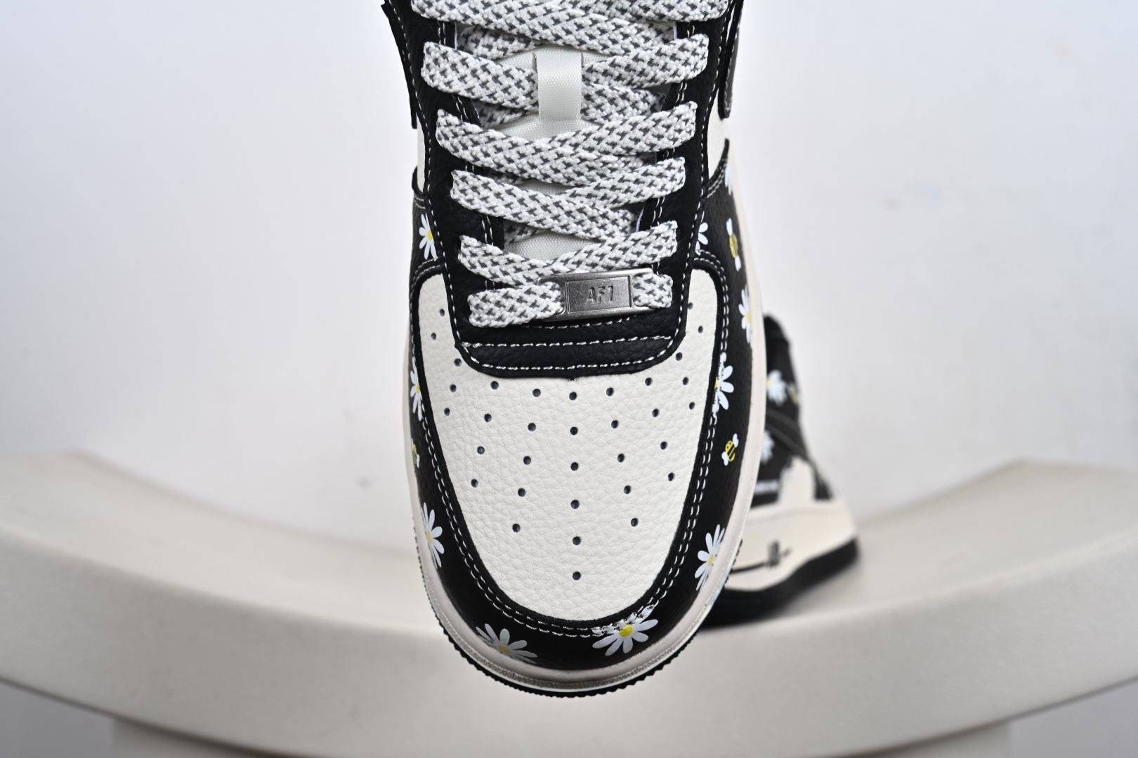 240 定制版Air Force 1'07 Low 小雏菊 空军一号低帮休闲板鞋 JP8028-004