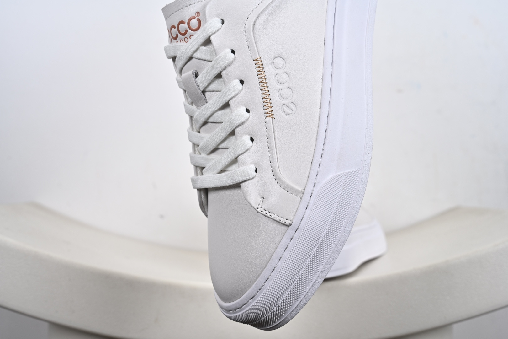 300 Ecco 爱步 2022新款柔酷7号系列低帮百搭休闲板鞋 983257-01002 01001