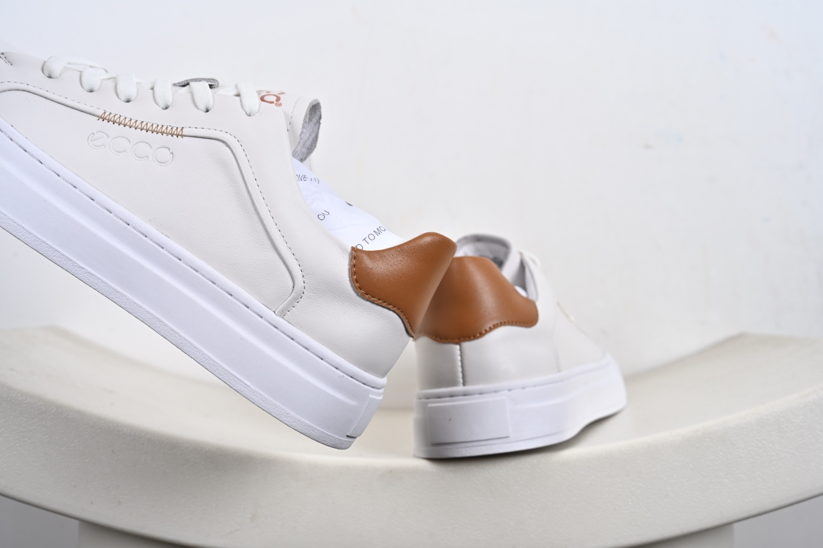 300 Ecco 爱步 2022新款柔酷7号系列低帮百搭休闲板鞋 983257-01002 01001