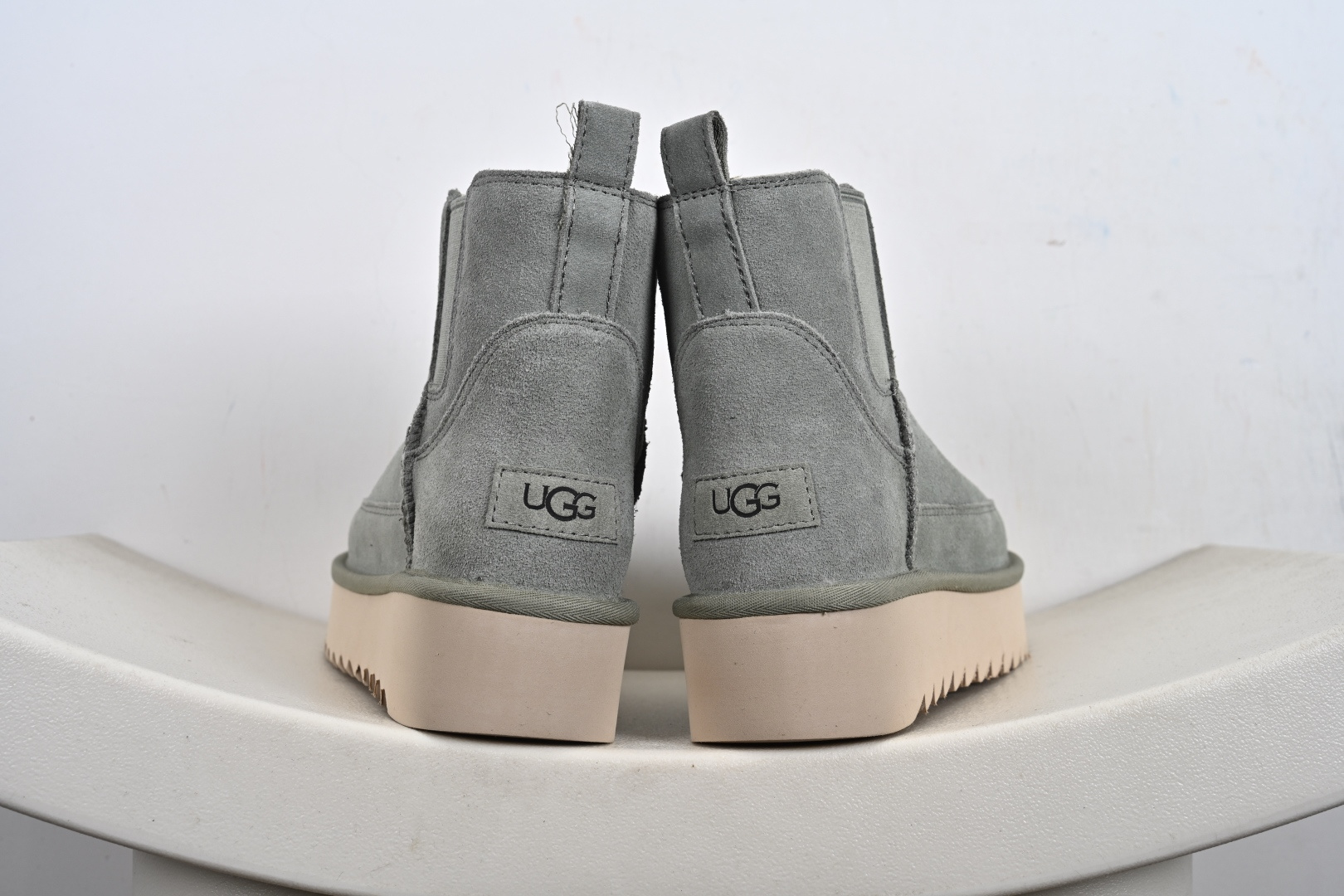 240 UGG秋冬新款女士休闲舒适纯色平底圆头时尚短靴雪地靴 1158051