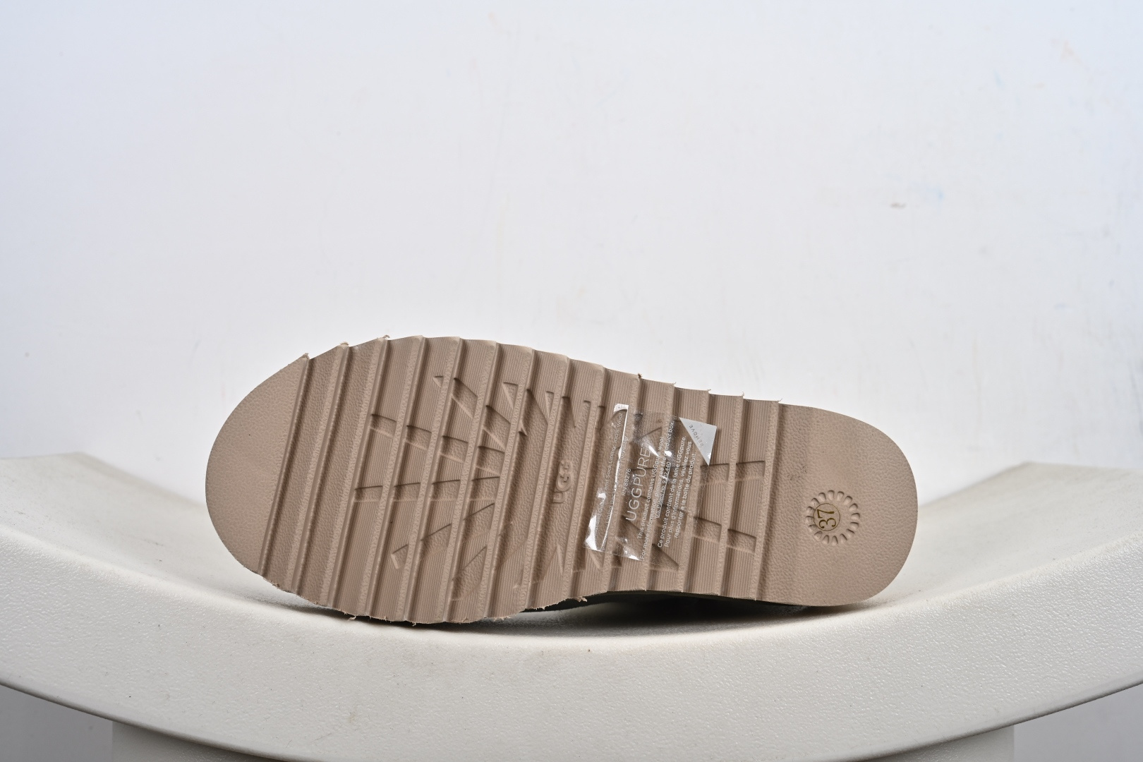 240 UGG秋冬新款女士休闲舒适纯色平底圆头时尚短靴雪地靴 1158051