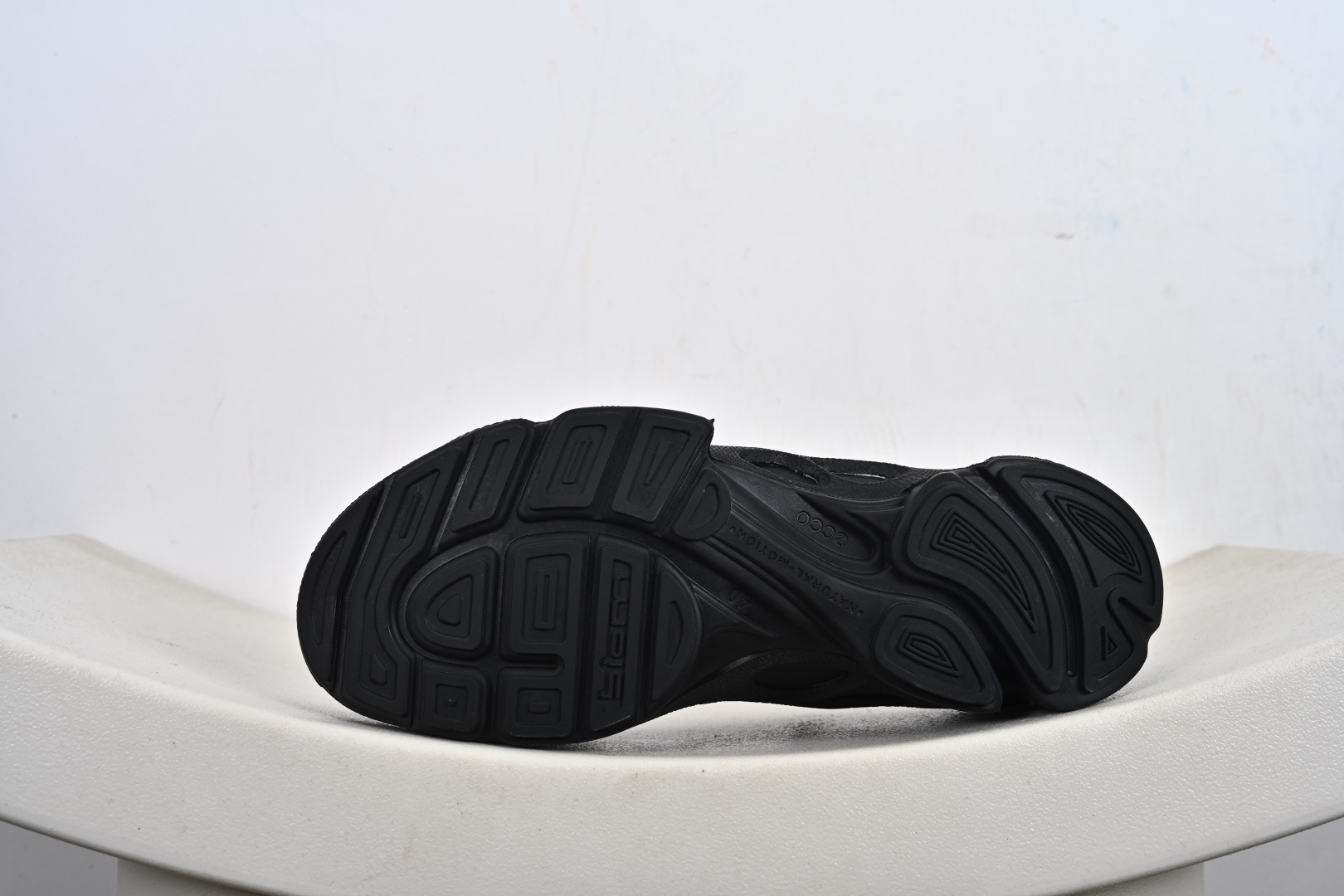 240 Ecco 爱步健步BIOMC 25周年新款百搭跑步健身鞋