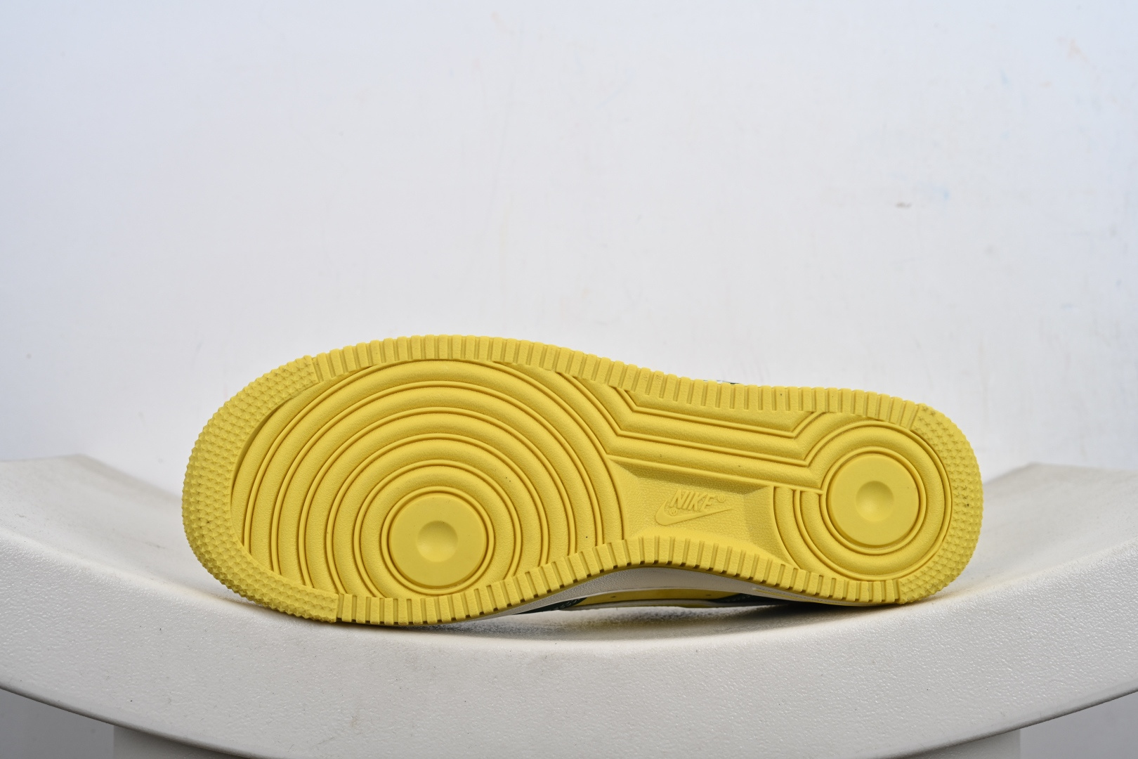 240 NIKE AIR FORCE 1‘07 LX SY1388-008