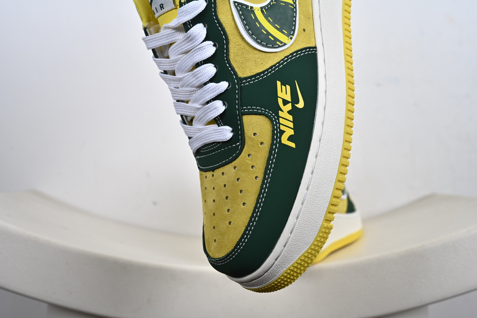240 NIKE AIR FORCE 1‘07 LX SY1388-008
