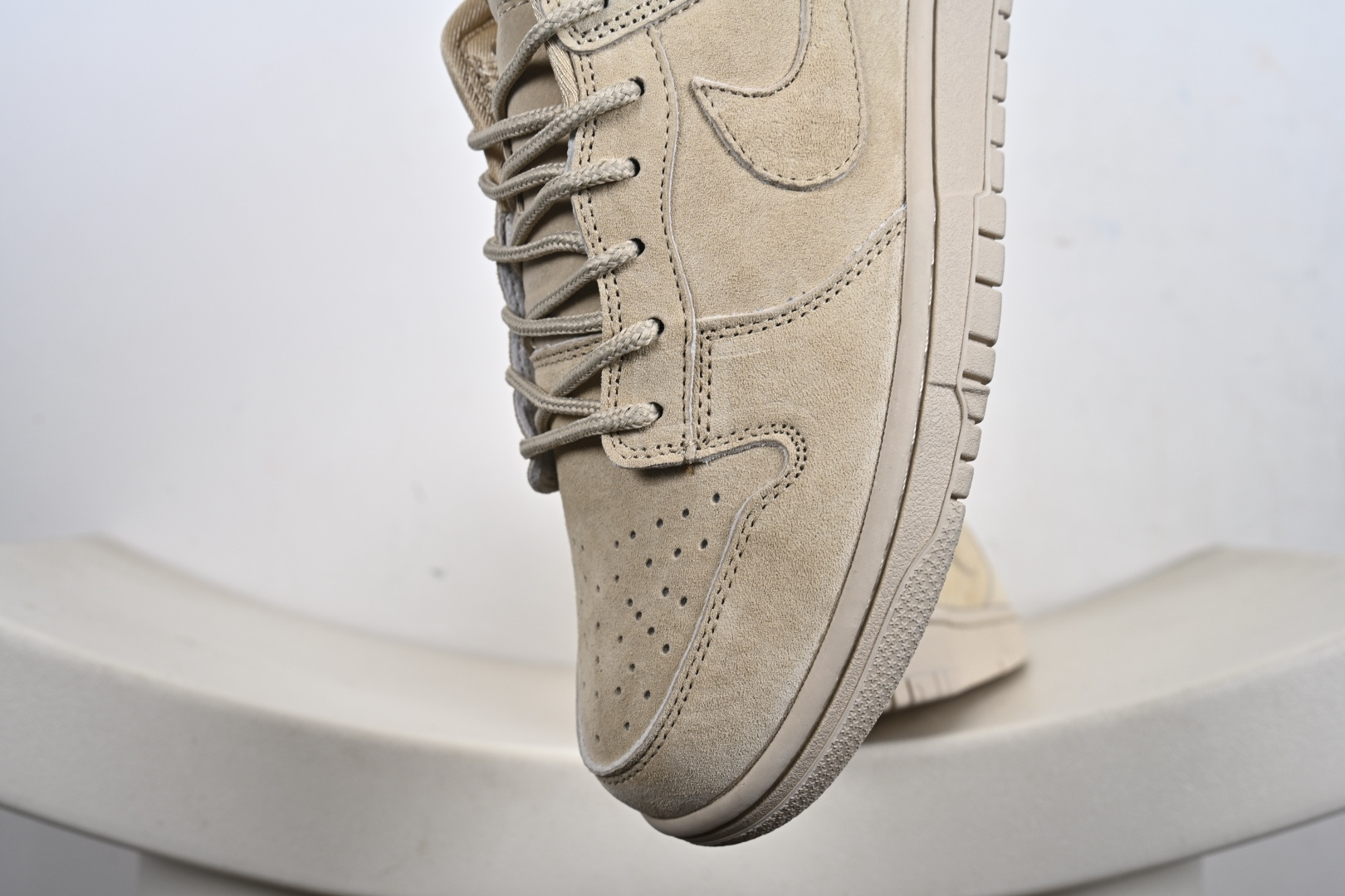 260 Supreme x Nike Dunk Low 米色猪八 SD8888-002