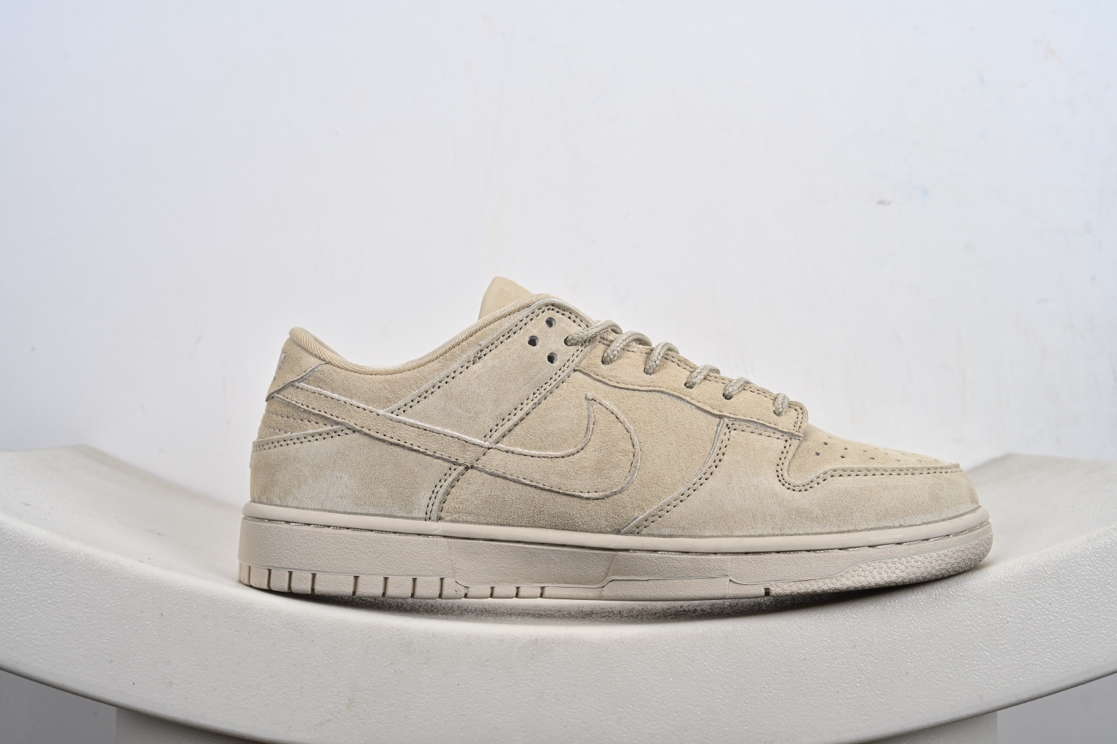 260 Supreme x Nike Dunk Low 米色猪八 SD8888-002
