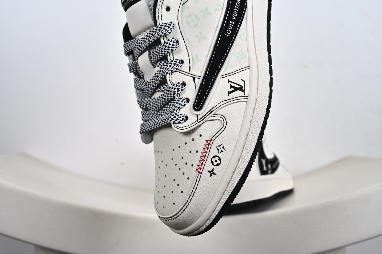 Louis Vuitton x Air Jordan 1 Low 黑勾NIKE红标 CX5050-Y30