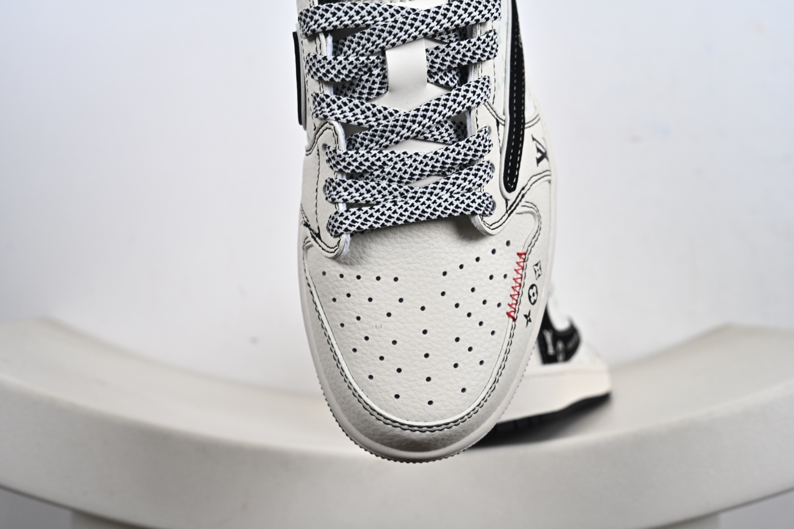 Louis Vuitton x Air Jordan 1 Low 黑勾NIKE红标 CX5050-Y30