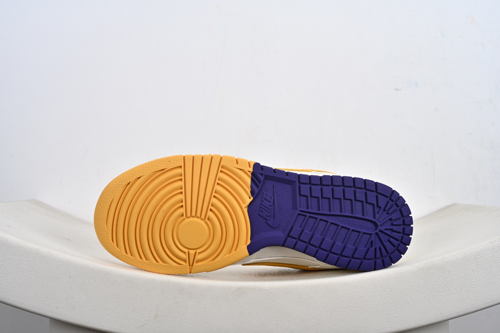 260 NBA x Nike Dunk Low 紫金湖人 CS1688-107