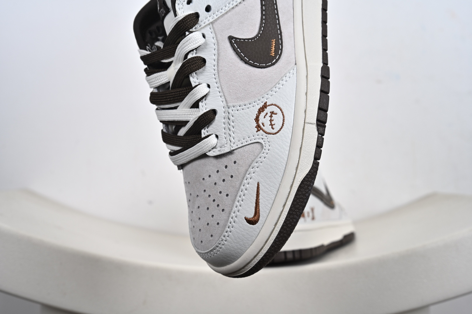 260 Stussy x LV x Nike Dunk Low 奶白灰 SG6688-003