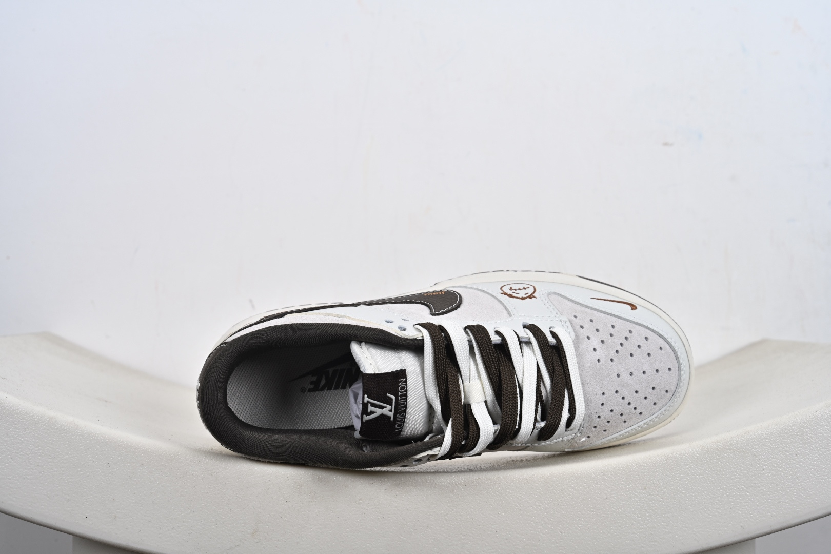 260 Stussy x LV x Nike Dunk Low 奶白灰 SG6688-003