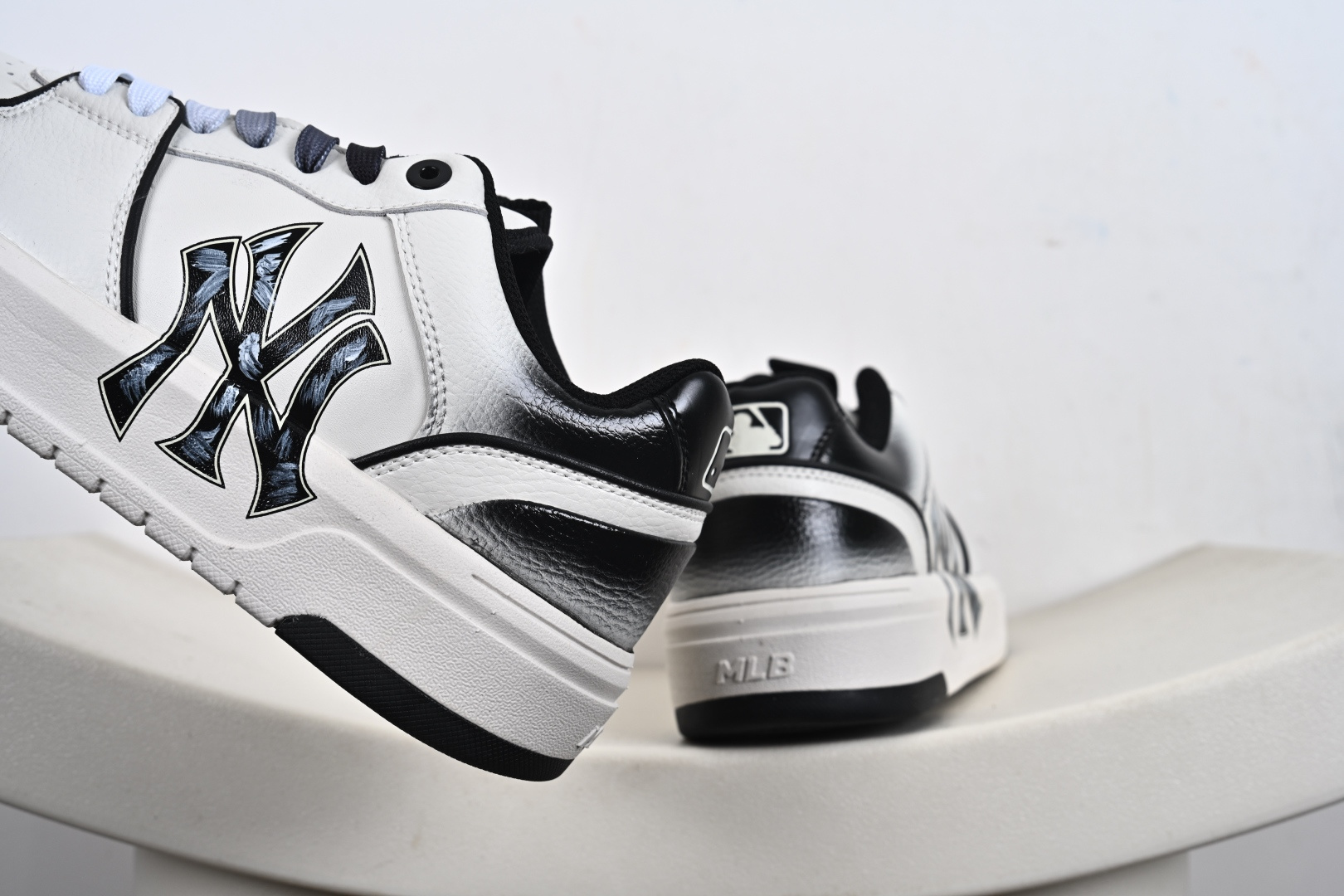 260 MLB NY 印花网红老爹鞋 定制涂鸦恶作剧 3ASXCA12N