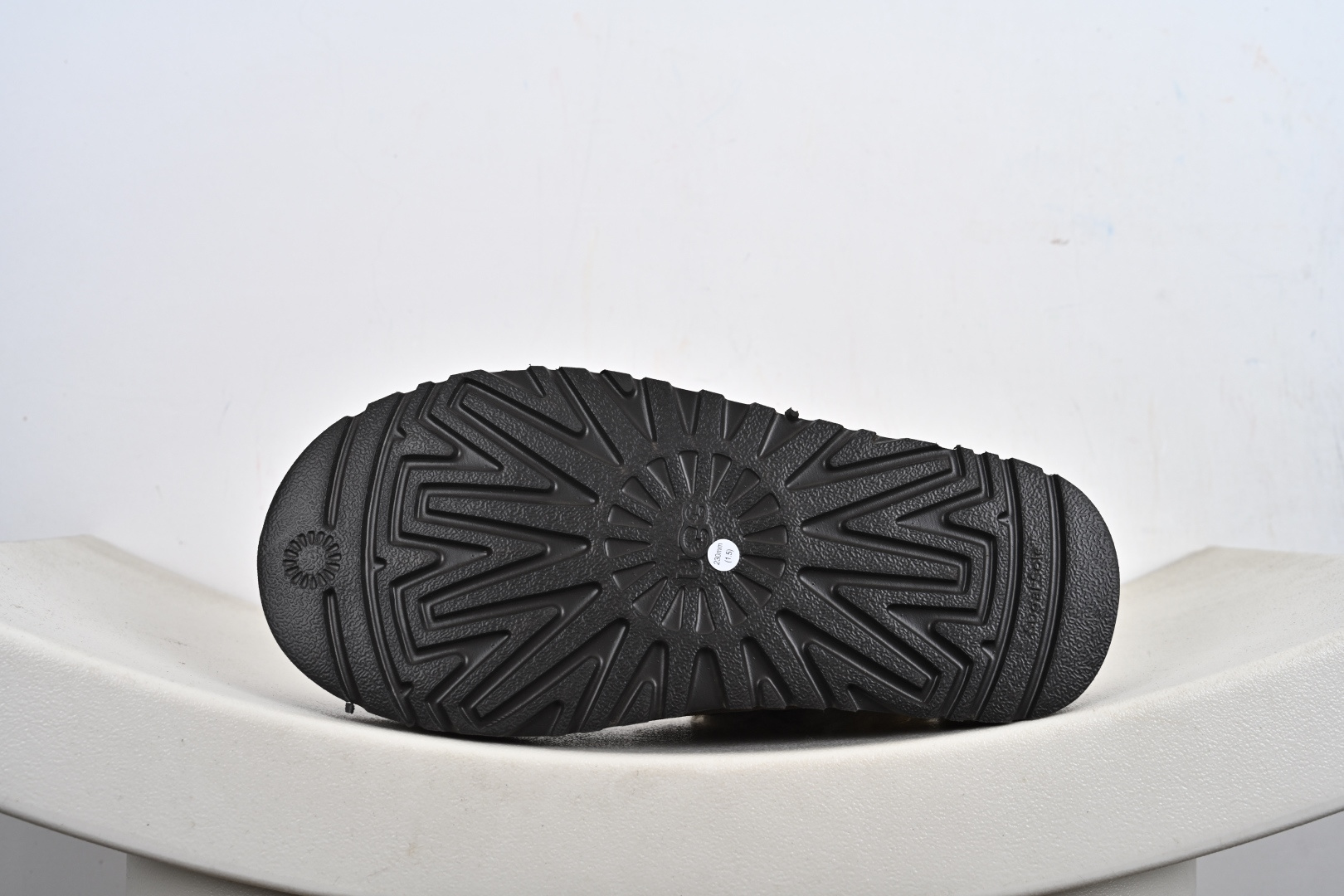 240 UGG 百搭单品 UGG拖鞋 纯原UGG 秋冬羊皮毛一体雪地靴 UGG拖鞋 W/ 1158260-Chinese UA Cheap High Quatity Brand Clothes Bags handbags Sneakers wholesale wholesaler seller from China Factory suppliers Fashion Clothing Shoes best Quality Beautiful Price 240 UGG 百搭单品 UGG拖鞋 纯原UGG 秋冬羊皮毛一体雪地靴 UGG拖鞋 W/ 1158260