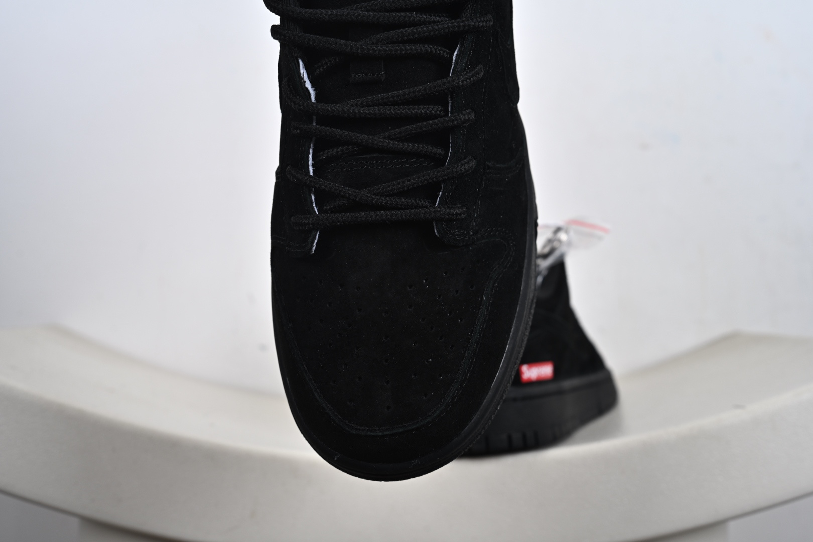 Nike SB Dunk Low “Superme联名------黑色猪八” 高端定制 低帮休闲板鞋 SD8888-004