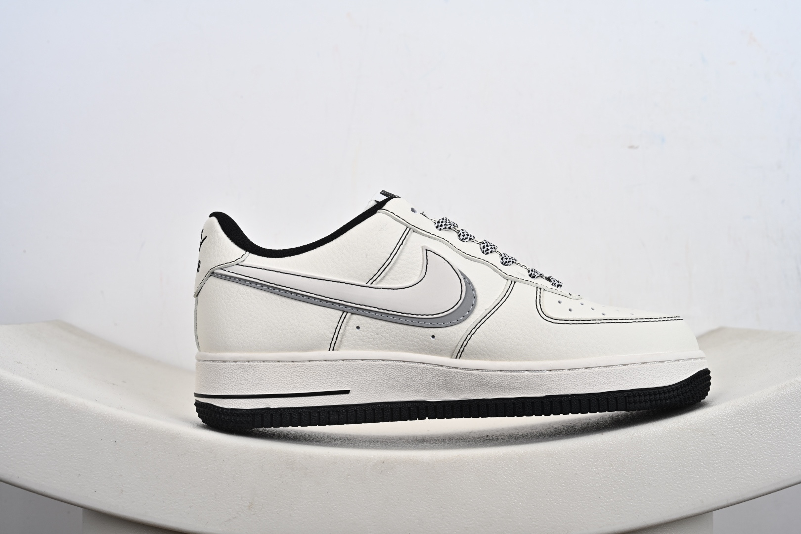 Nike Air Force1 07 low 巴宝莉联名 定制空军 JP8028-062