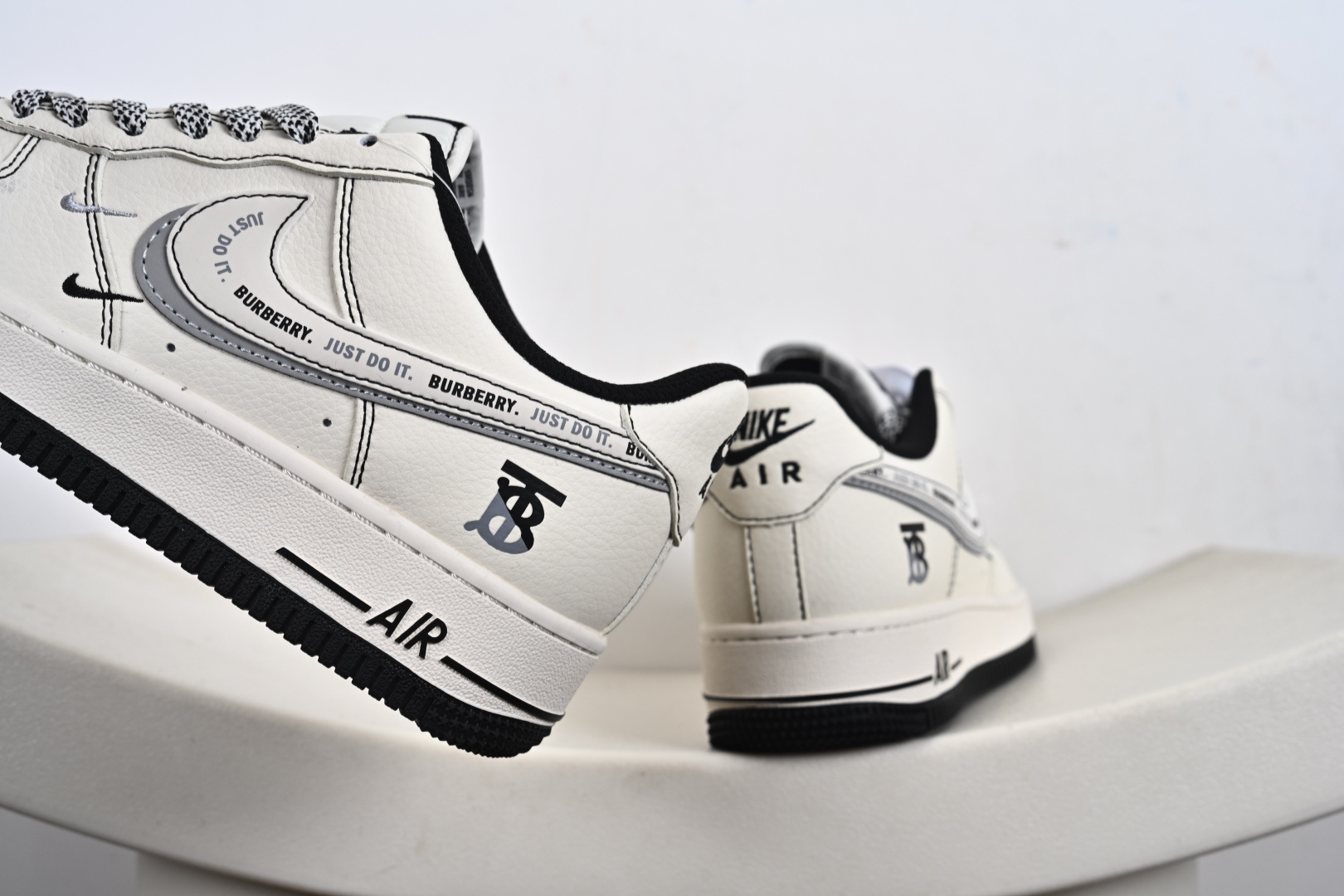 Nike Air Force1 07 low 巴宝莉联名 定制空军 JP8028-062