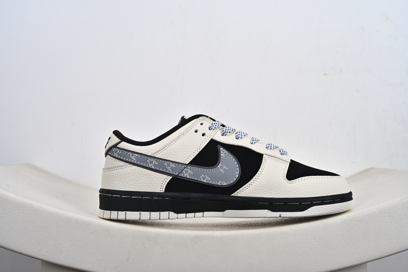 Nike SB Dunk Low x 联名款 DN3168-004