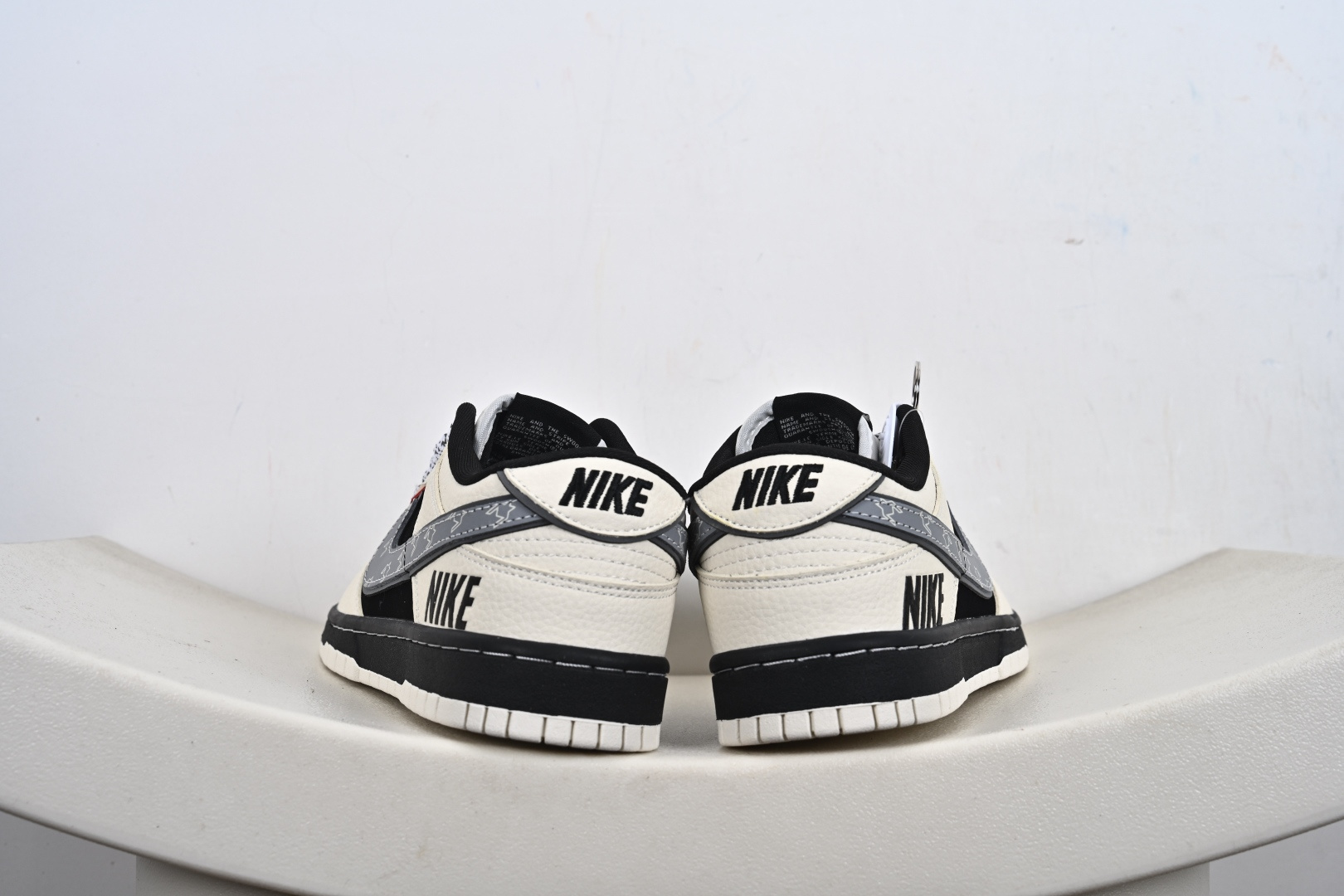 Nike SB Dunk Low x 联名款 DN3168-004