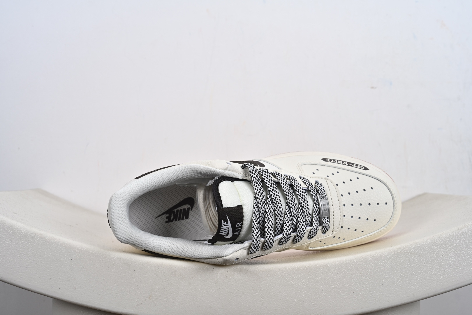 Nike Air Force 1'07 Low 联名 爱心米黑生胶 空军一号低帮休闲板鞋 QW5836-027