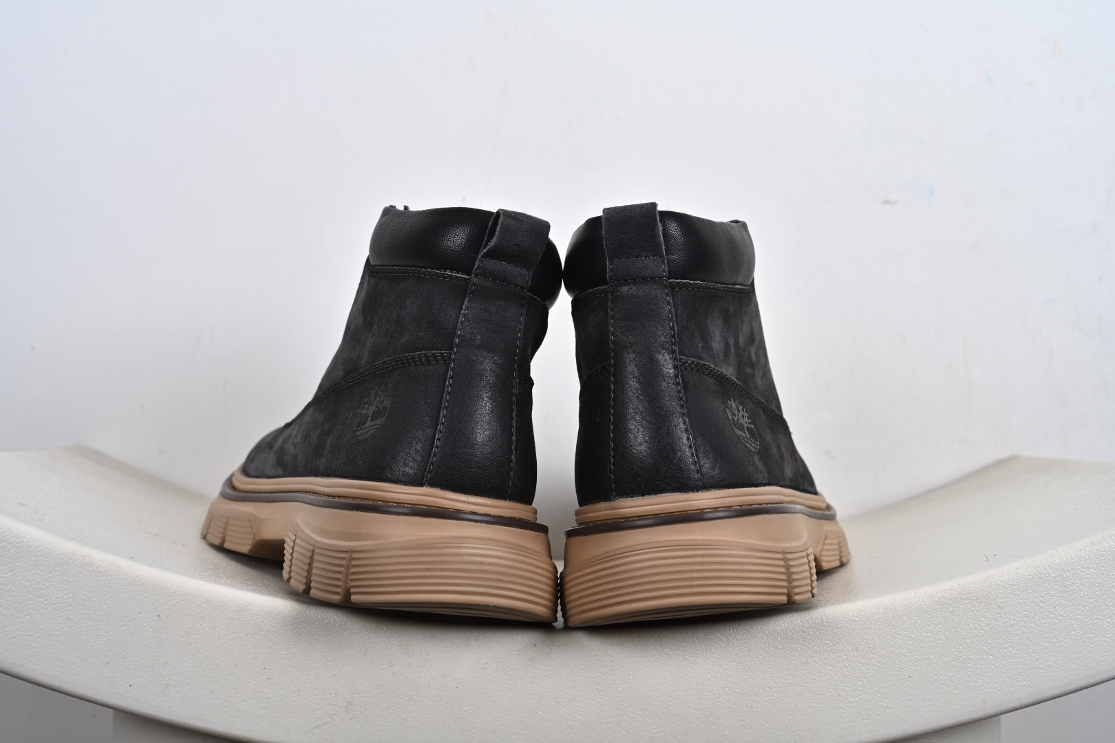 300 Timberland 天伯伦经典款高帮大黄靴 TB10037