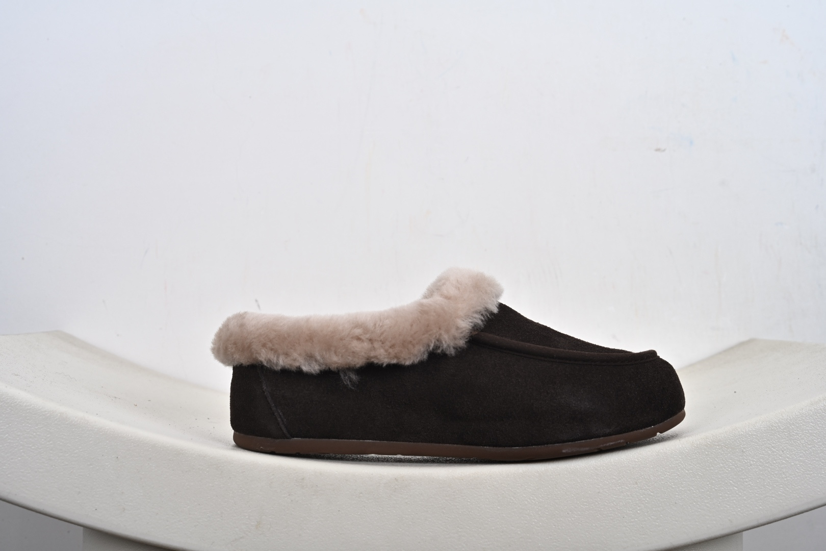 240 UGG 百搭单品 东莞纯原UGG 秋冬羊皮毛一脚蹬懒人鞋 1171391