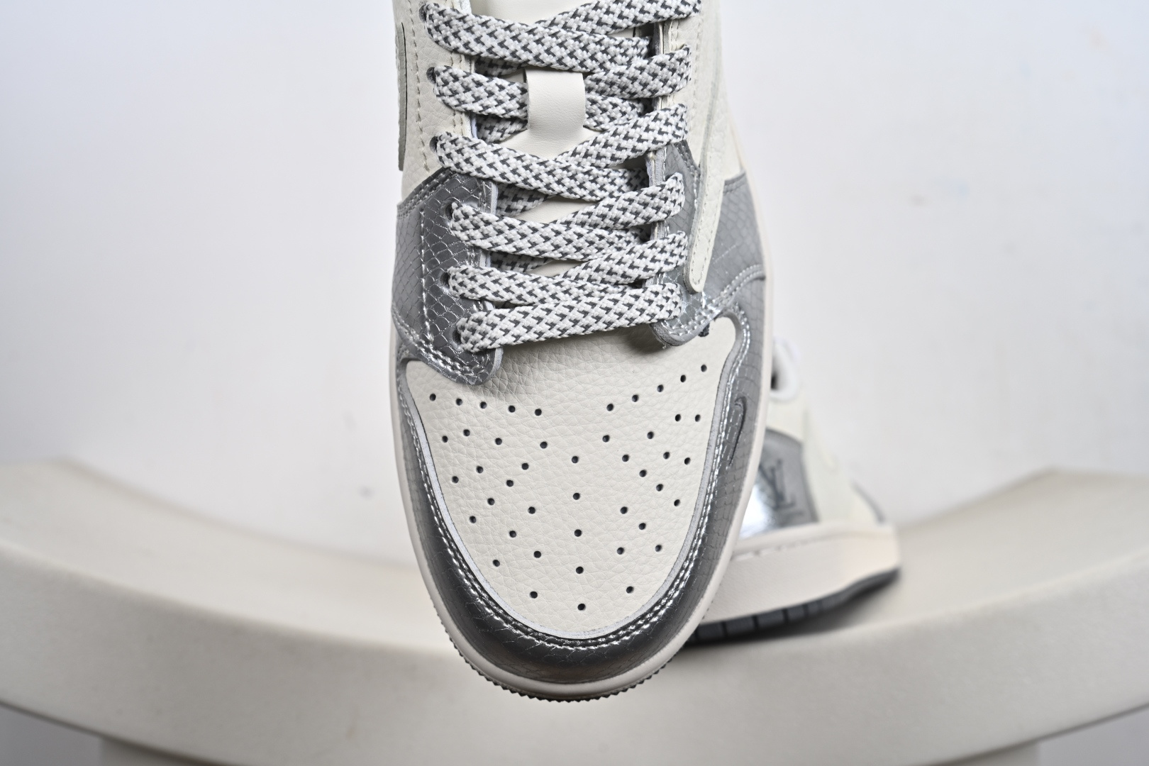 Fragment x Travis Scott x LV Air Jordan 1 Low 三方联名倒钩 XS7089-614