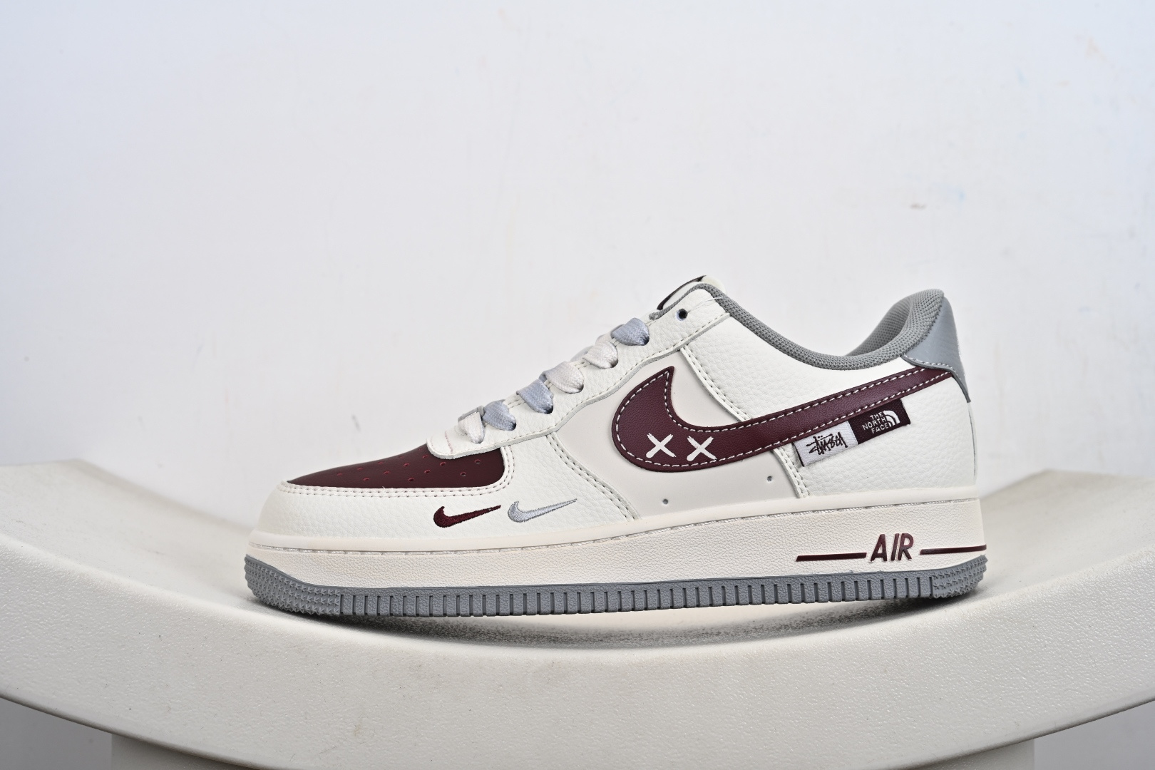 Nike Air Force 1 '07 Low “斯图西联名 北面联名——米灰红小双勾”空军一号 高端定制 低帮 运动鞋 QW5606-268