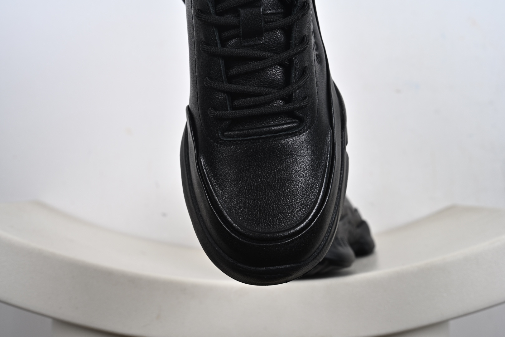 300 爱步运动鞋男鞋 秋冬真皮休闲防滑跑步鞋 825101