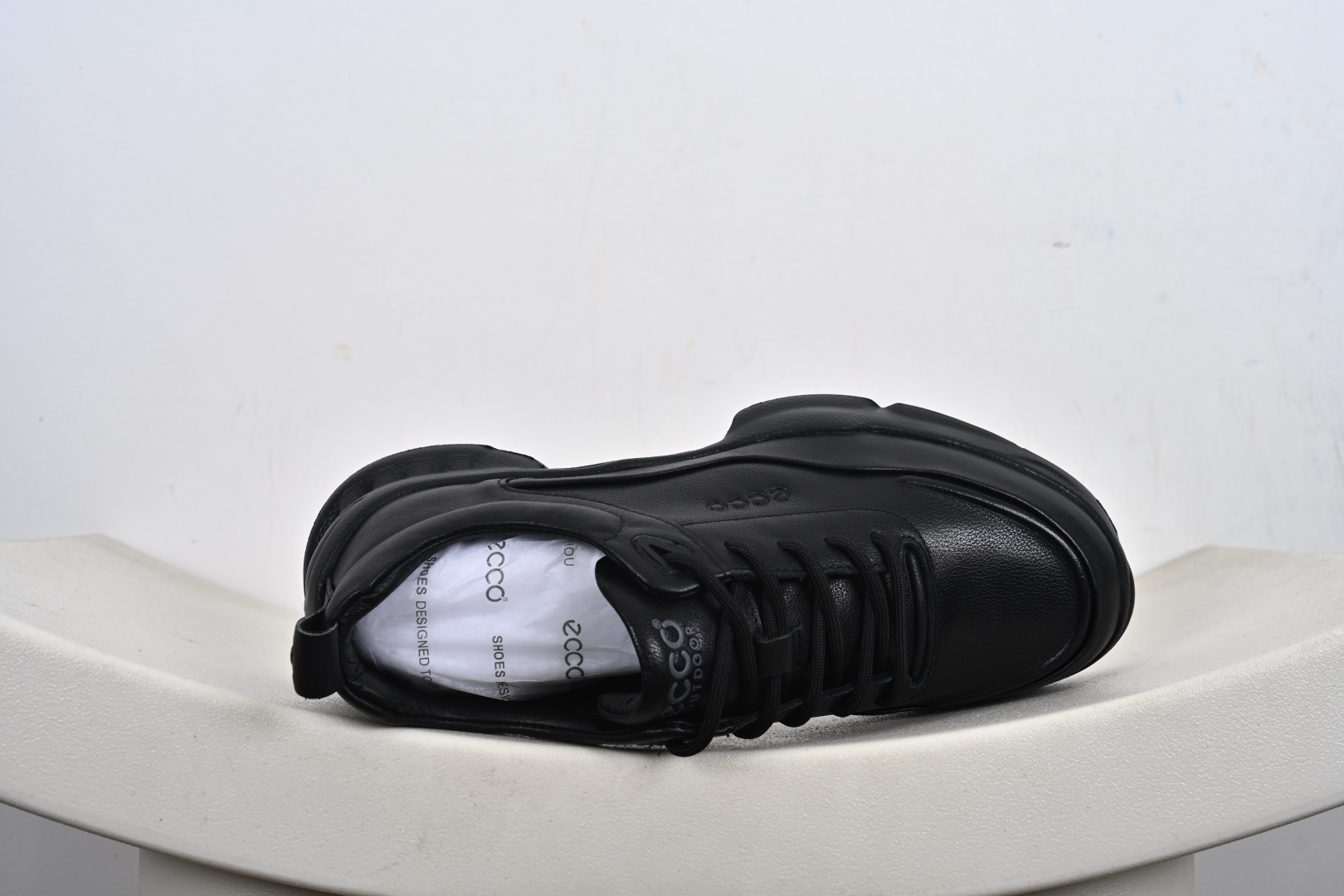 300 爱步运动鞋男鞋 秋冬真皮休闲防滑跑步鞋 825101