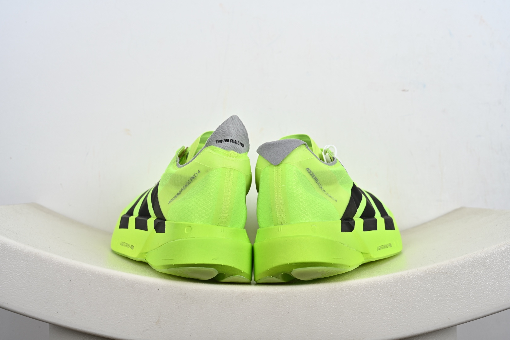 NO.1纯原Adidas Adizero Adios Pro 4 M竞训跑步鞋 银红色 JR6364