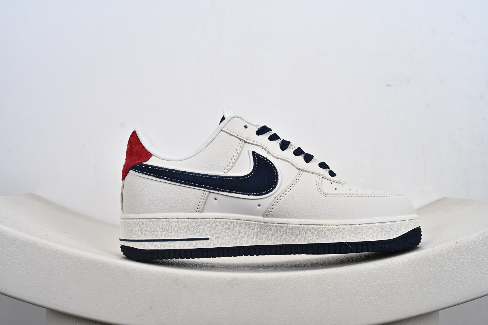 Nike AIR FORCE 1 '07 LX 联名款 空军一号低帮休闲板鞋 DD1982-326