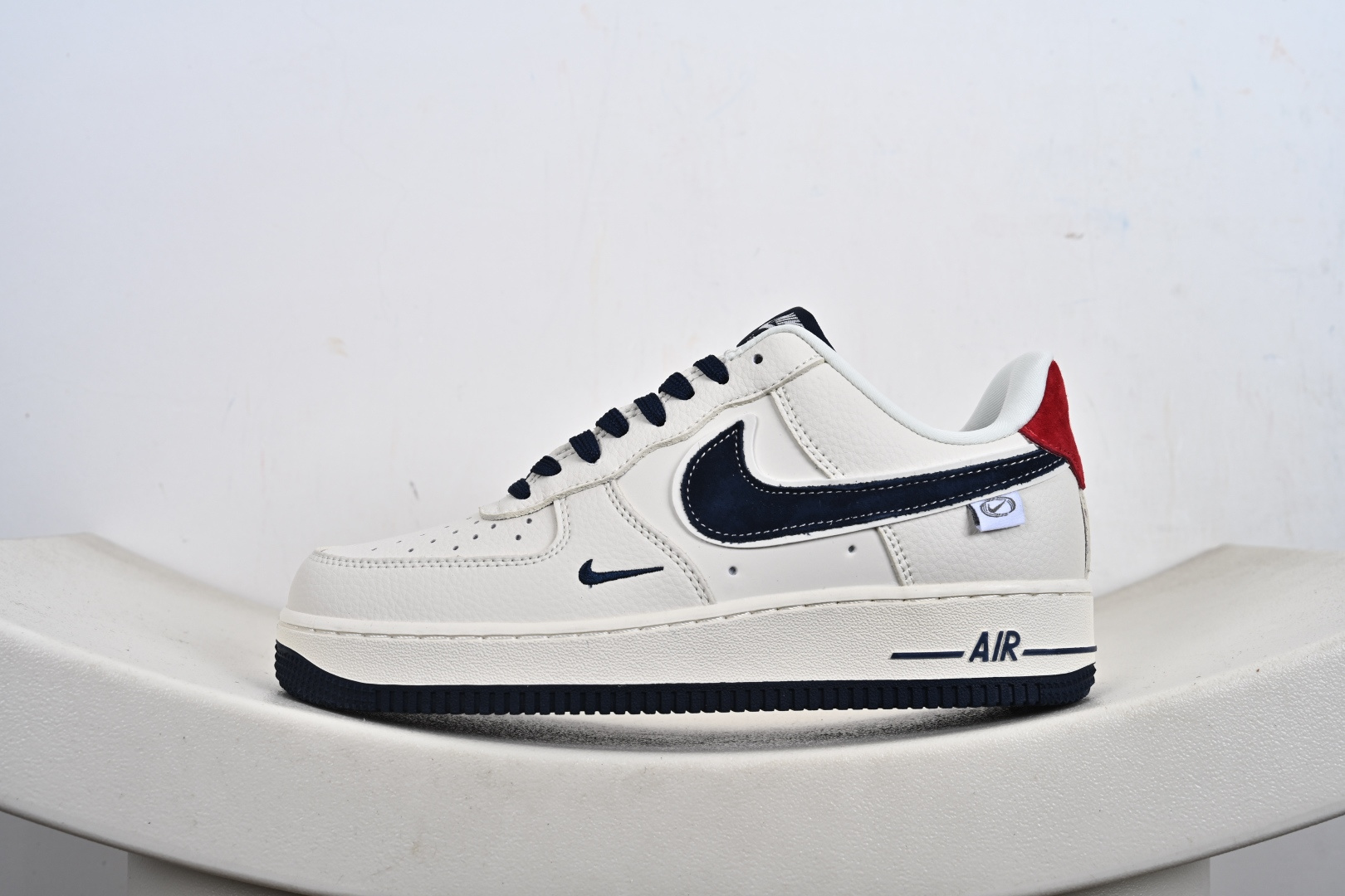 Nike AIR FORCE 1 '07 LX 联名款 空军一号低帮休闲板鞋 DD1982-326