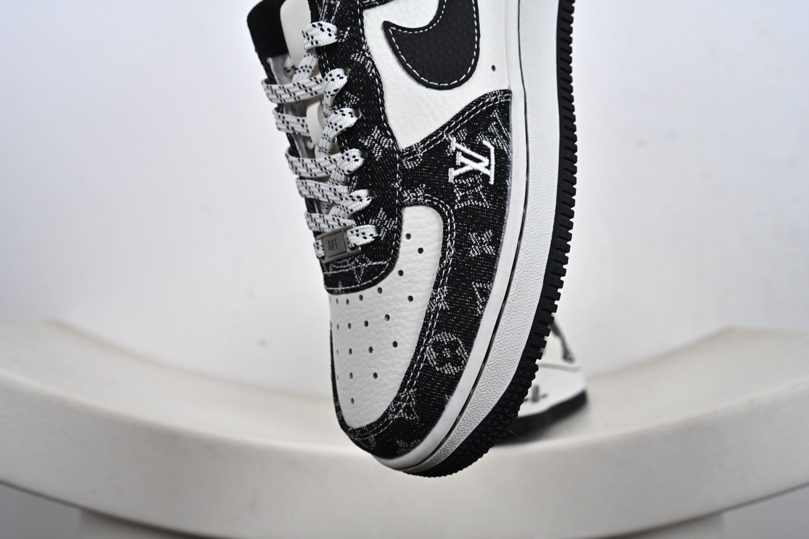 定制版 Air Force 1 '07 Low “联名--白黑牛仔” 空军一号低帮 运动鞋 休闲鞋 NH0601-579