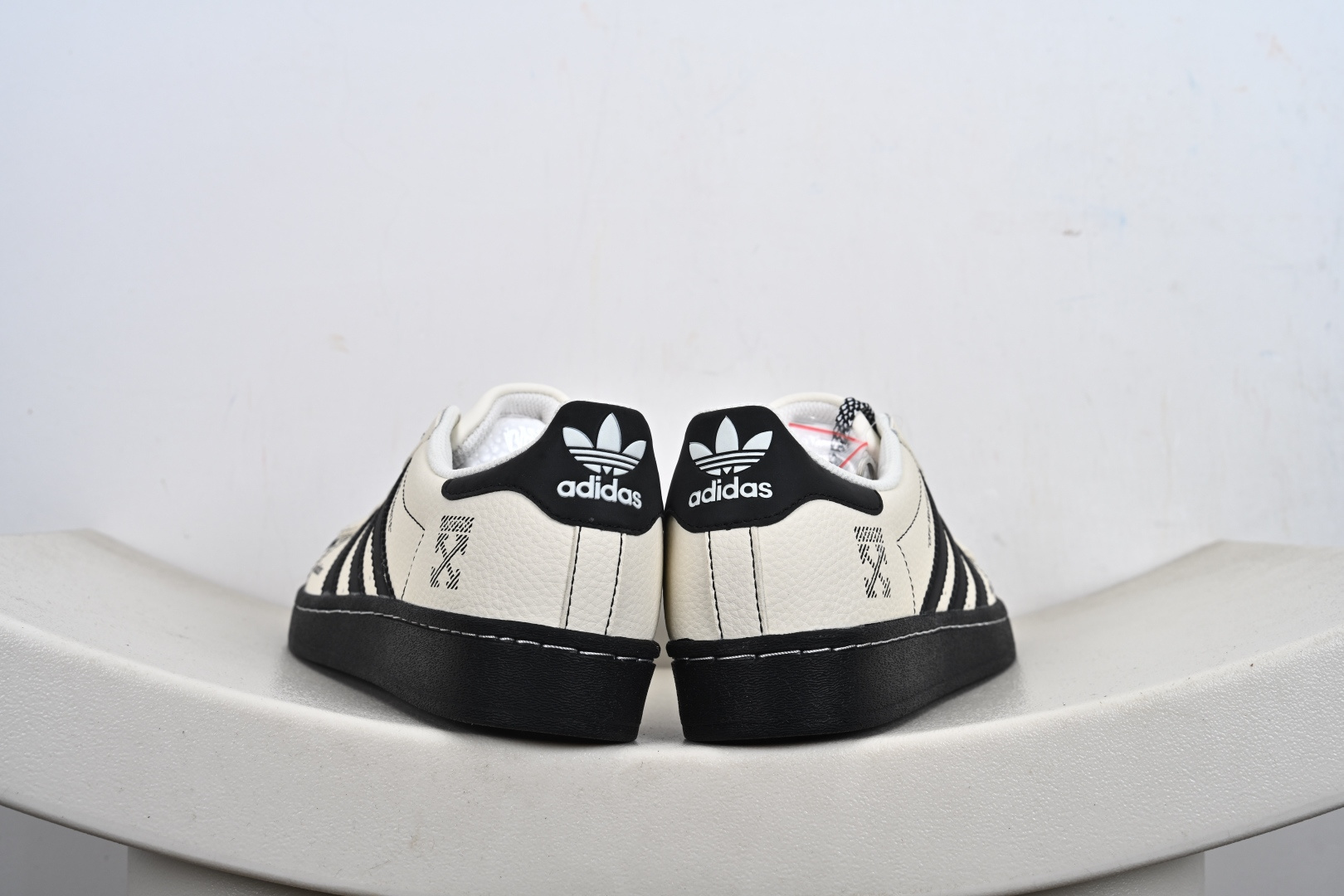 240 定制版Gazelle INdoor W 定制贝壳头三叶草休闲防滑耐磨低帮板鞋 DS0033