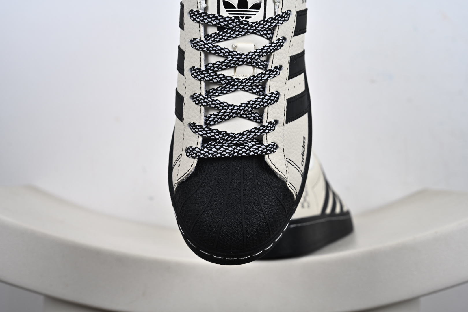 240 定制版Gazelle INdoor W 定制贝壳头三叶草休闲防滑耐磨低帮板鞋 DS0033