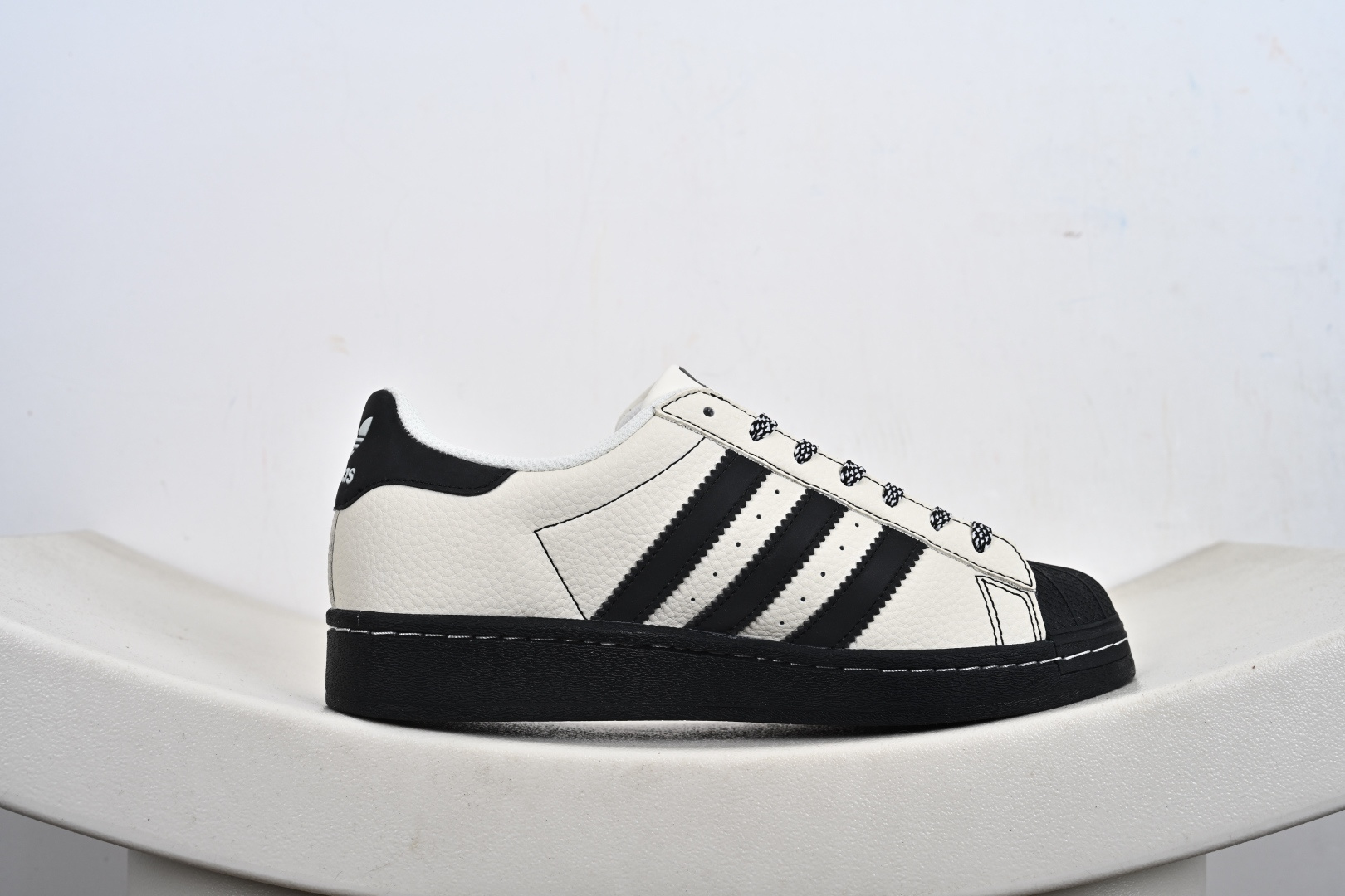 240 定制版Gazelle INdoor W 定制贝壳头三叶草休闲防滑耐磨低帮板鞋 DS0033