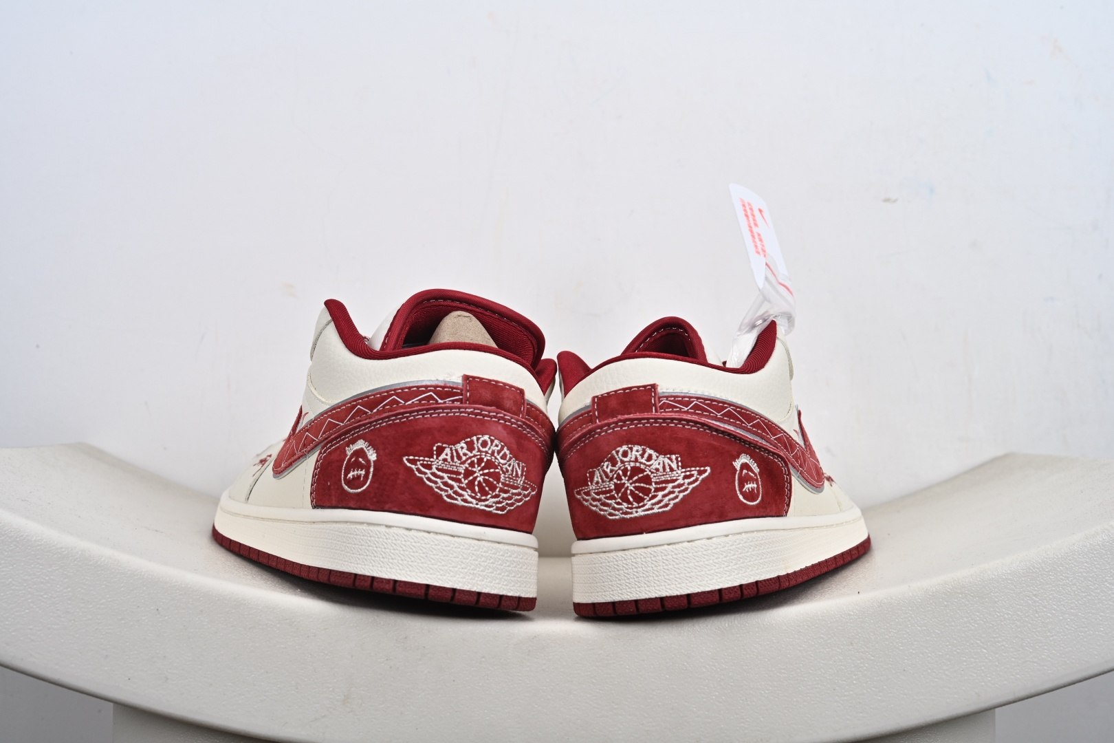 定制版Nike Jordan Air Jordan 1“斯图西联名——酒红猪八” LR8888-016