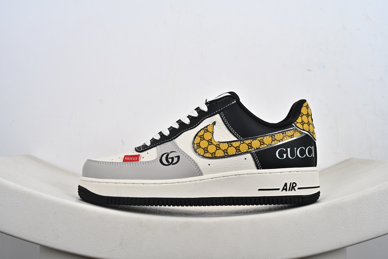 定制版Gucci x Nk Air Force 1’07 定制配色 古驰联名 空军一号经典低帮休闲百搭板鞋 DF0188-104
