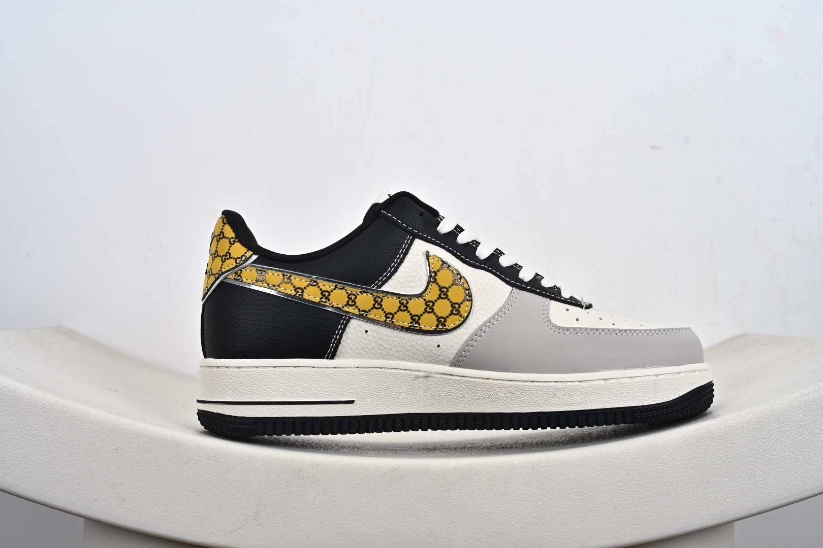 定制版Gucci x Nk Air Force 1’07 定制配色 古驰联名 空军一号经典低帮休闲百搭板鞋 DF0188-104