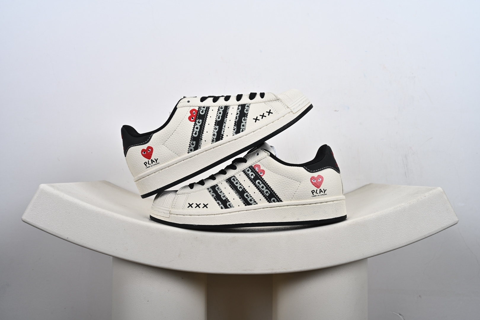 240 adidas Gazelle INdoor 定制贝壳头 三叶草休闲防滑耐磨低帮板鞋 DS0030