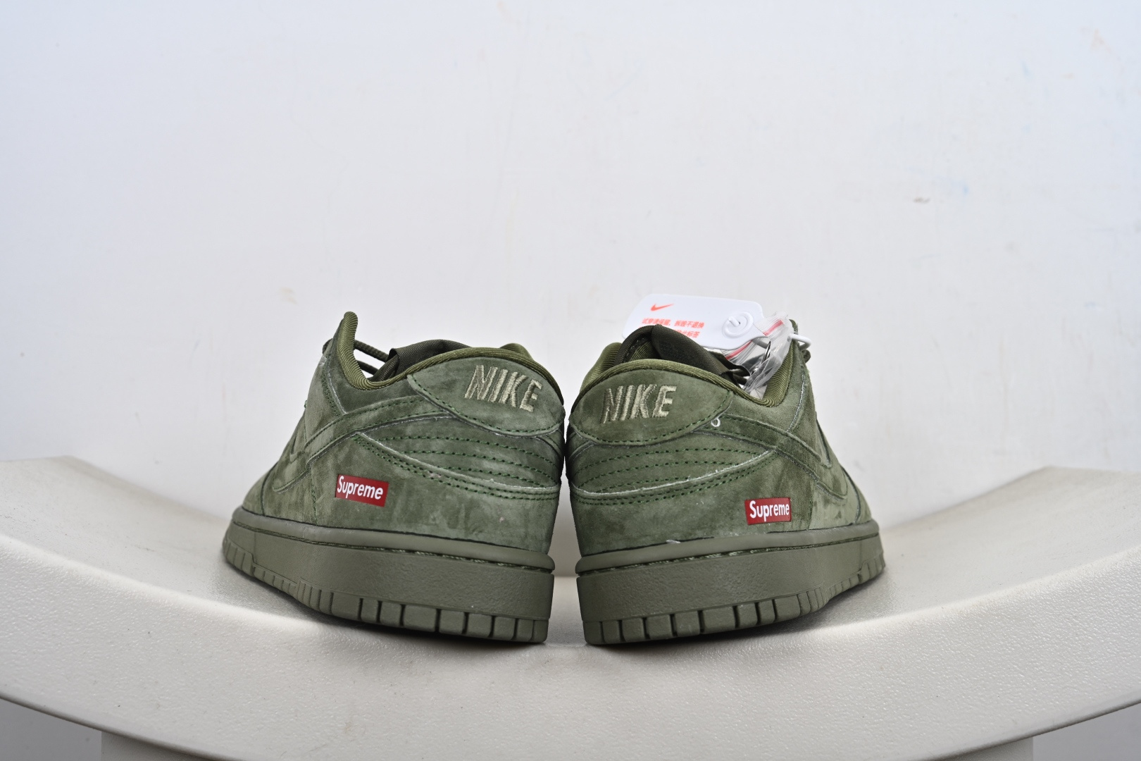 260 定制版Nike SB Dunk Low “Superme联名------军绿麂皮” 高端定制 低帮休闲板鞋 SD8888-003