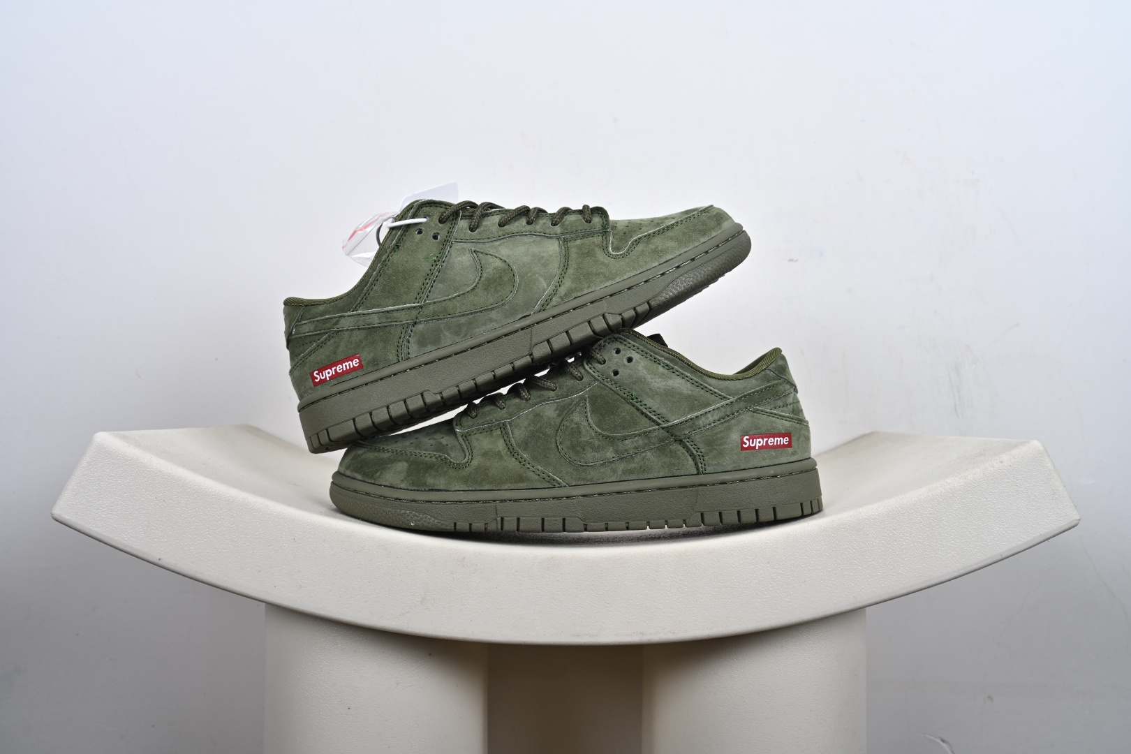 260 定制版Nike SB Dunk Low “Superme联名------军绿麂皮” 高端定制 低帮休闲板鞋 SD8888-003