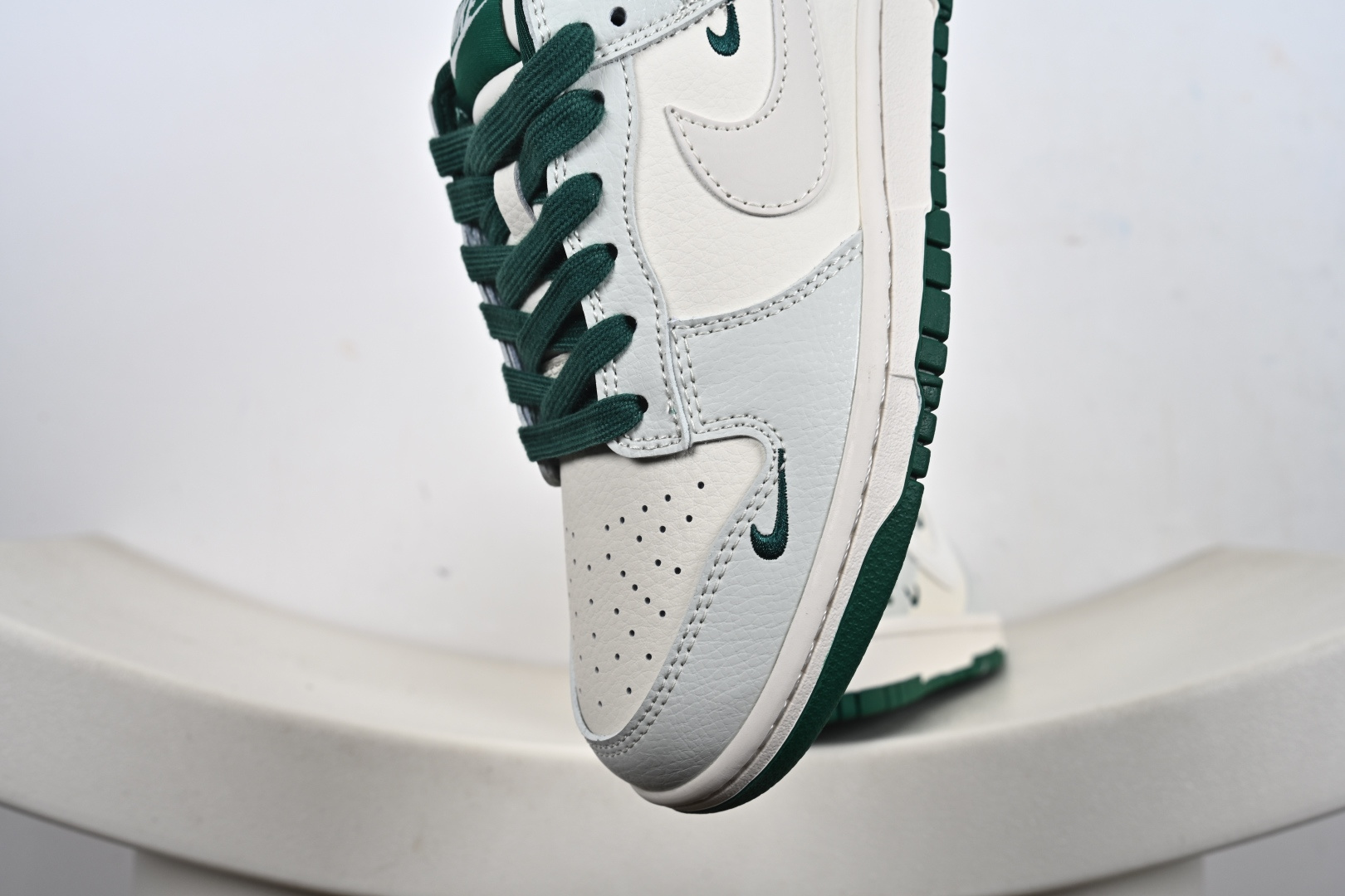 定制版Nike SB Dunk Low“ NIKE绿—抹茶绿” 周年高端定制 低帮休闲板鞋 JP1628-063-莆田鞋,莆田鞋货源,高仿鞋,高仿鞋货源,安福档口,莆田高仿鞋,莆田鞋批发,高仿鞋批发,莆田高仿运动鞋,高仿运动鞋,莆田运动鞋 定制版Nike SB Dunk Low“ NIKE绿—抹茶绿” 周年高端定制 低帮休闲板鞋 JP1628-063